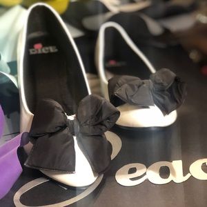 White flats with bow